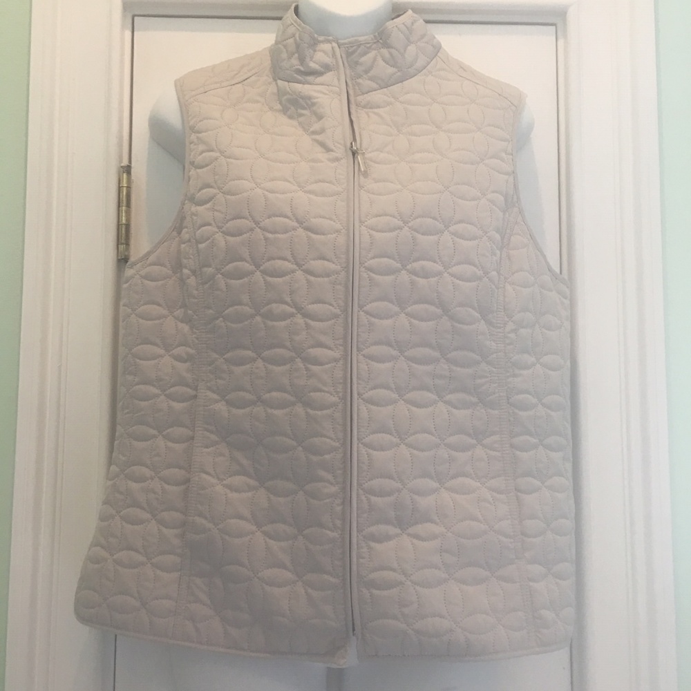 Lizgolf Women's Lightly quilted vest Size: Medium